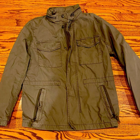 The GAP Men’s Small Cargo Jacket with zip in hood and chest pockets. - Picture 1 of 5